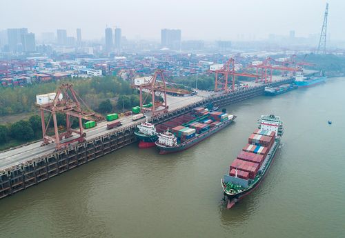 内贸水运里河运和海运的区别？？？？？？？