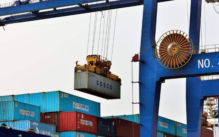 集装箱海运运价下跌，，，，，，船运公司船期大调解