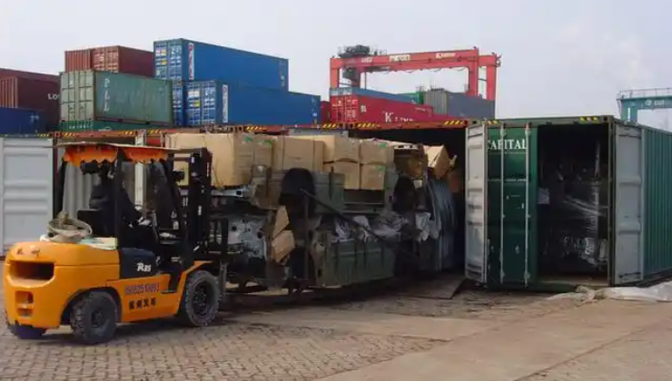 海内海运中什么是客栈转运及港内装箱拆箱，，，，，，，，流程是怎么样的？？？？？？