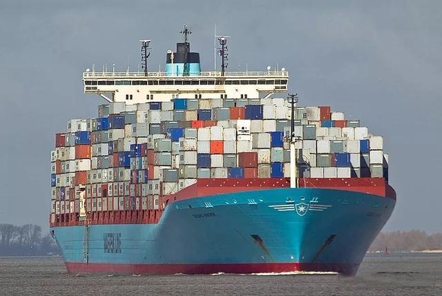 散货船“跨界”运集装箱，，，，，，靠谱吗？？？？？？？？